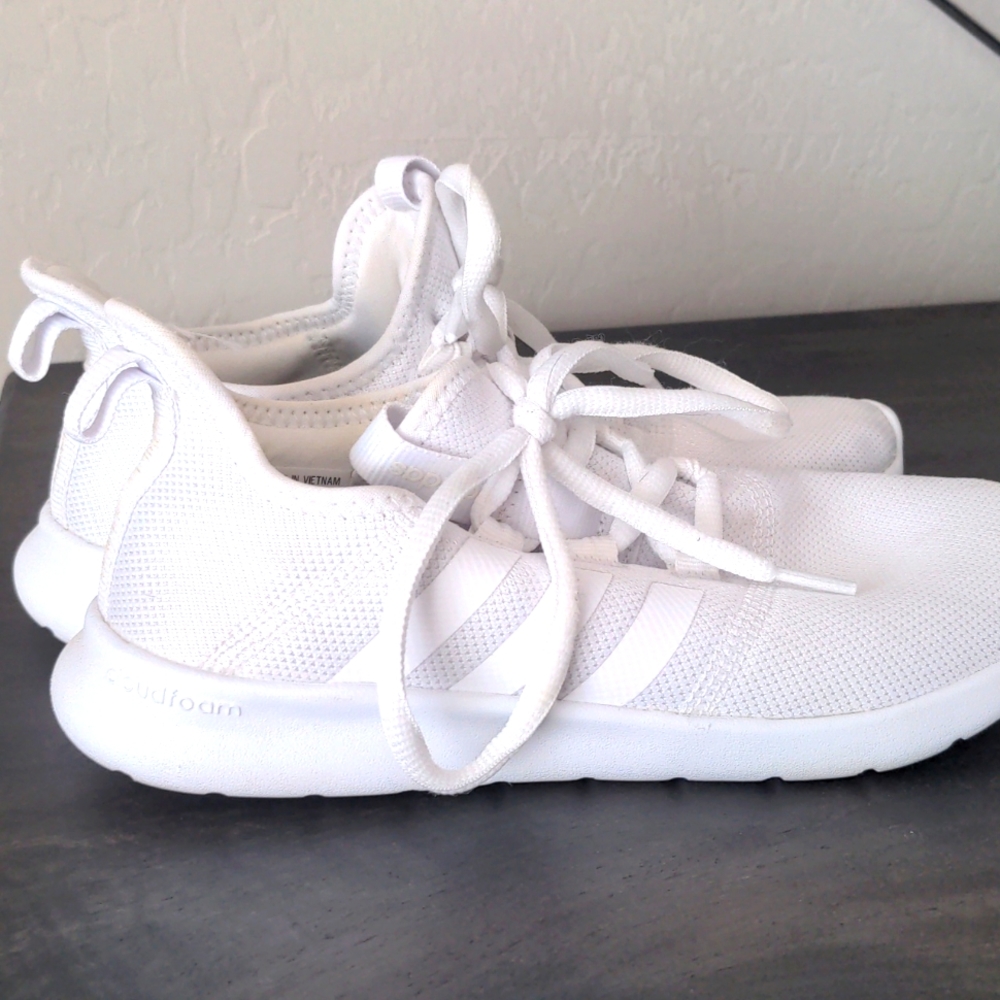 Sz 6.5 cloudfoam Adidas